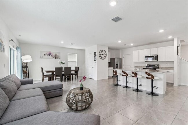 Building Photo - 5667 Chorleywood Ln