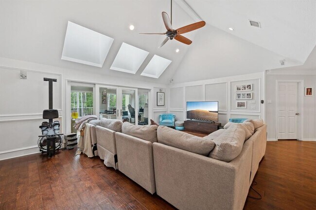 Building Photo - 4619 Breezy Point Dr