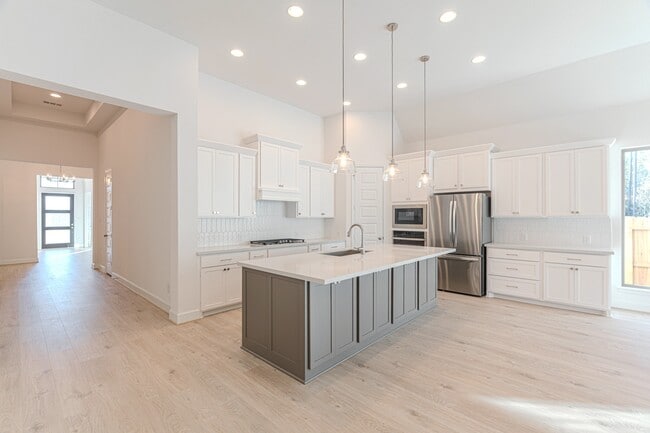 Building Photo - 15910 Mahogany Mist Dr