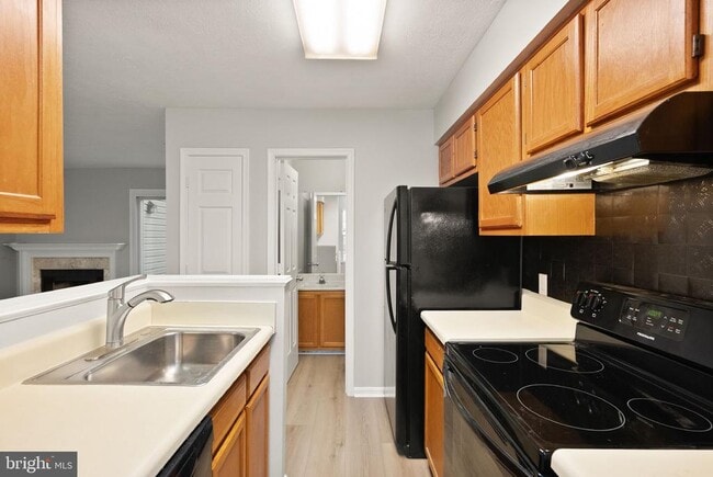 Building Photo - 448 Cromwell Ct