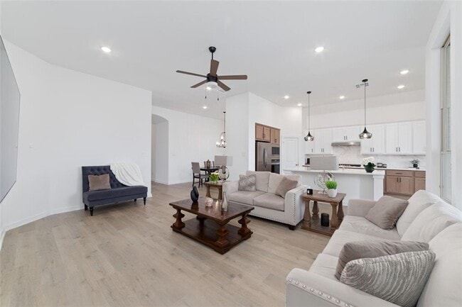 Building Photo - 2006 Elm Grv Ct