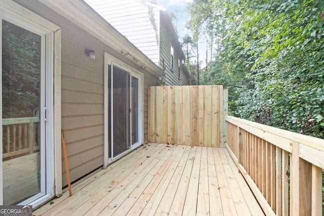 Building Photo - 1041 Plantation Way