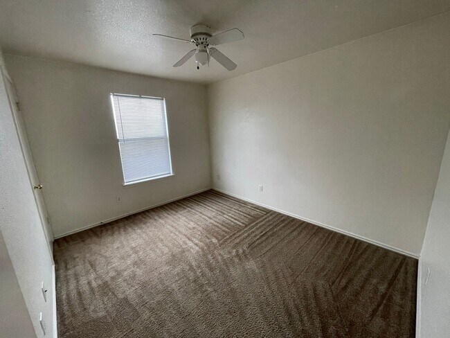 Building Photo - Rent Rollback! Get $100 in savings!