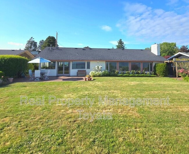 Building Photo - 3921 Cliffside Dr