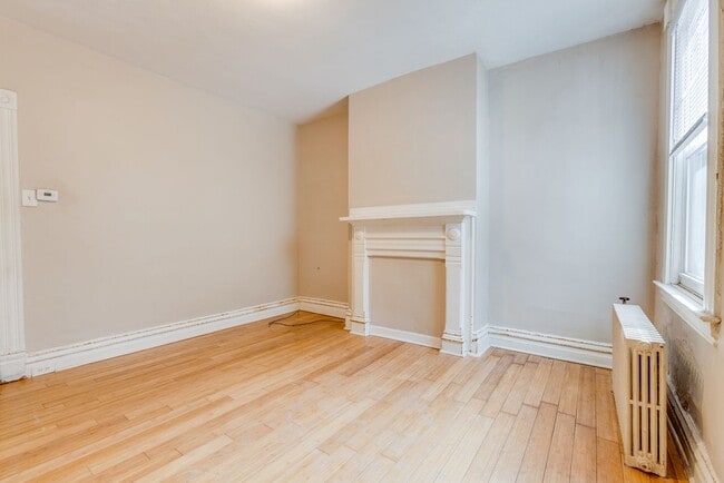 Building Photo - AVAILABLE JUNE 2026 - Spacious 2 Bedroom Home w/ SECONDS from Shiloh & Grandview!