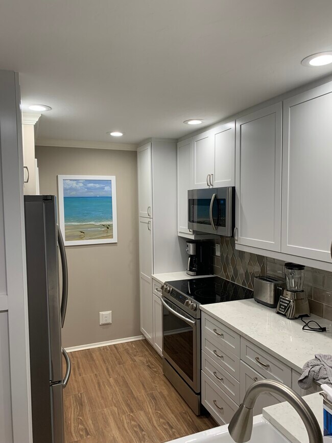 Building Photo - 2039 Gulf of Mexico Dr