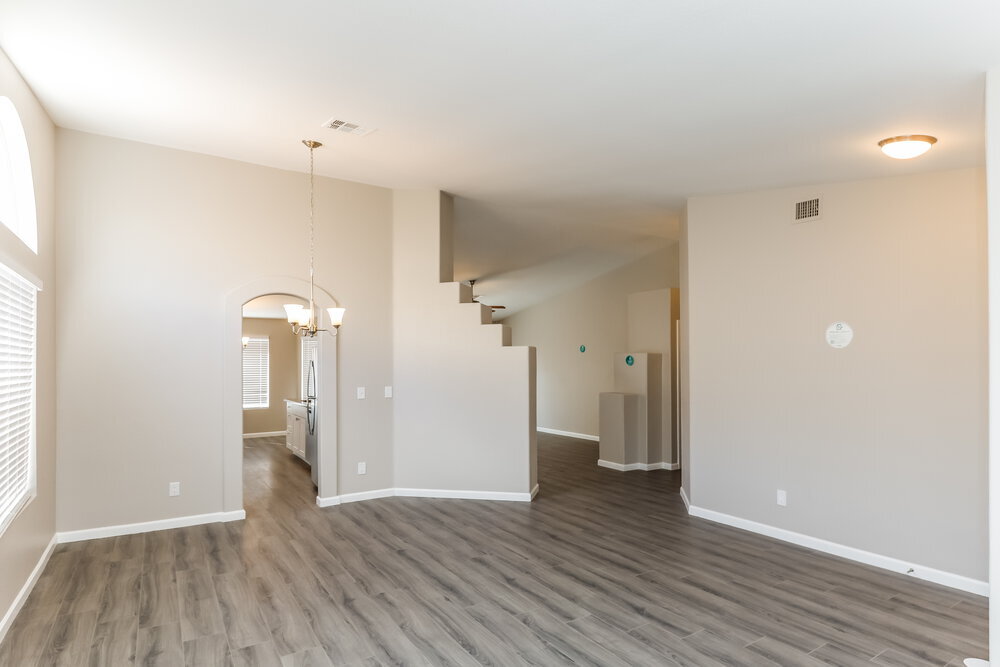 Building Photo - 1079 Featherwood Ave