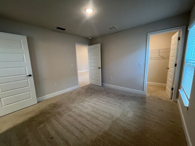 Building Photo - 2567 Averland Lp