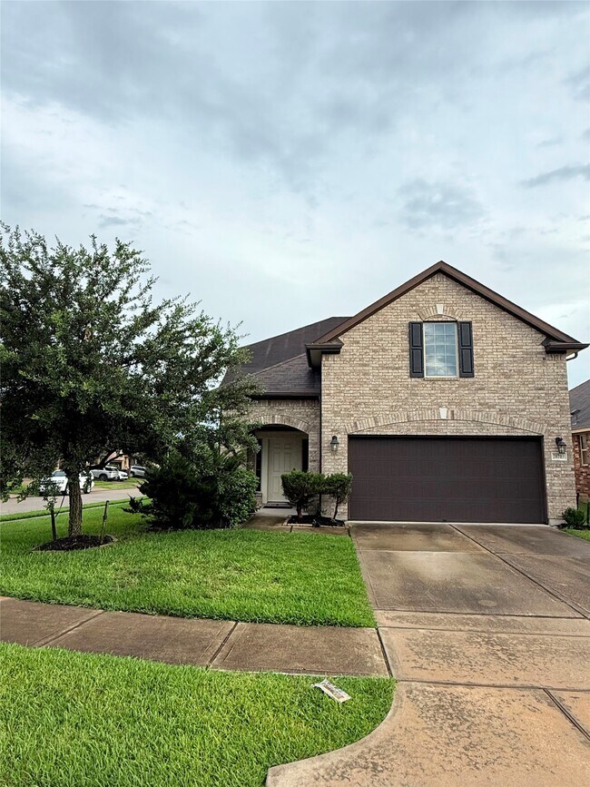 Building Photo - 20703 Winghaven Dr