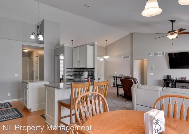 Building Photo - 5 br, 3 bath House - 19617 Poppleton Ave