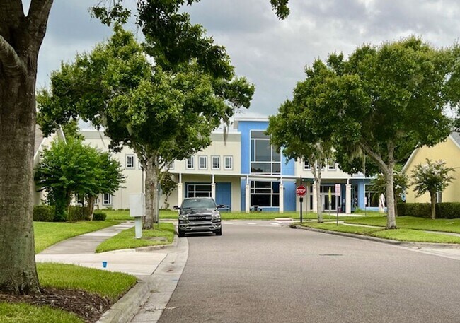 Building Photo - MOVE IN MAY-Water & electricity included 1x1 above garage apartment!! Full kitchen & bathroom!! W...