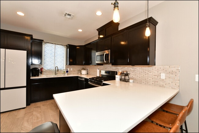 Building Photo - 13187 Borwick Rd