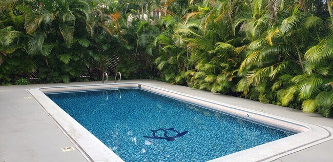 Building Photo - 2015 Lime St