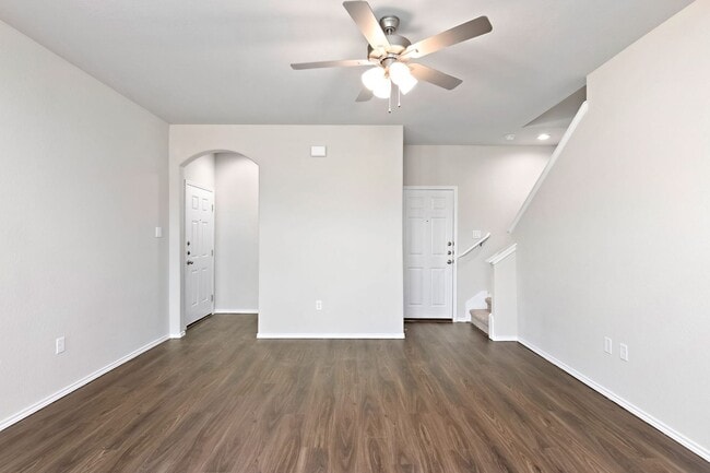 Building Photo - Luxury Duplex in Brook at Knox Ridge!