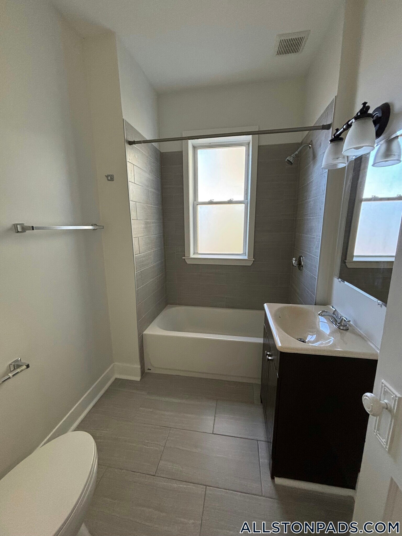 Building Photo - 1193 Commonwealth Ave