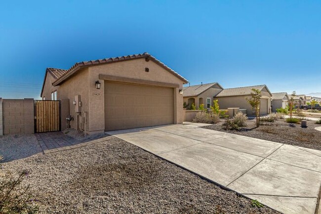 Building Photo - Built in 2024 3 bed 2 bath gated community!