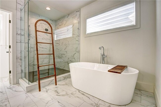 Building Photo - 1268 Hayes Dr SE