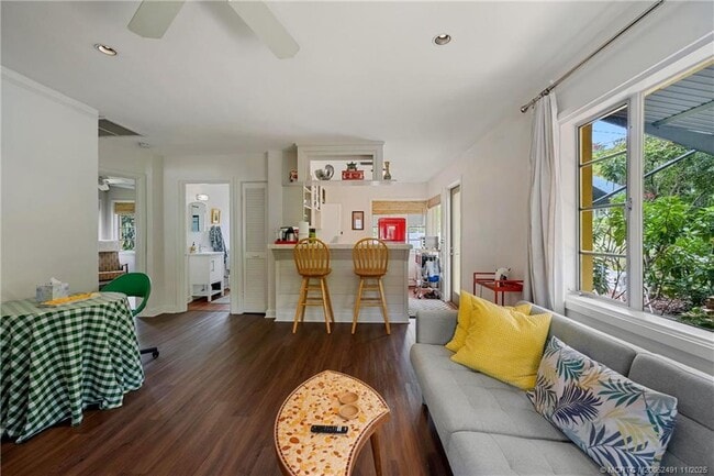 Building Photo - 120 SW 5th St