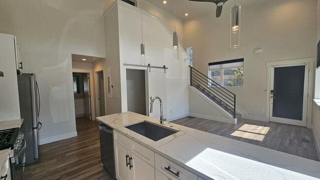 Building Photo - Modern Townhome with off street Parking in Denver