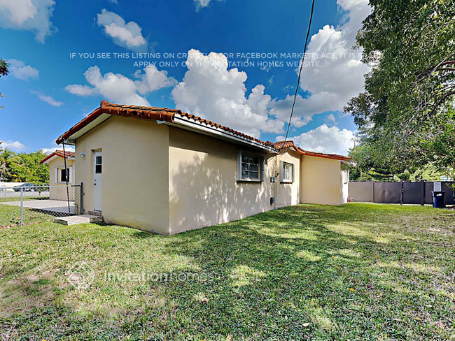 Building Photo - 8800 SW 85th Ave