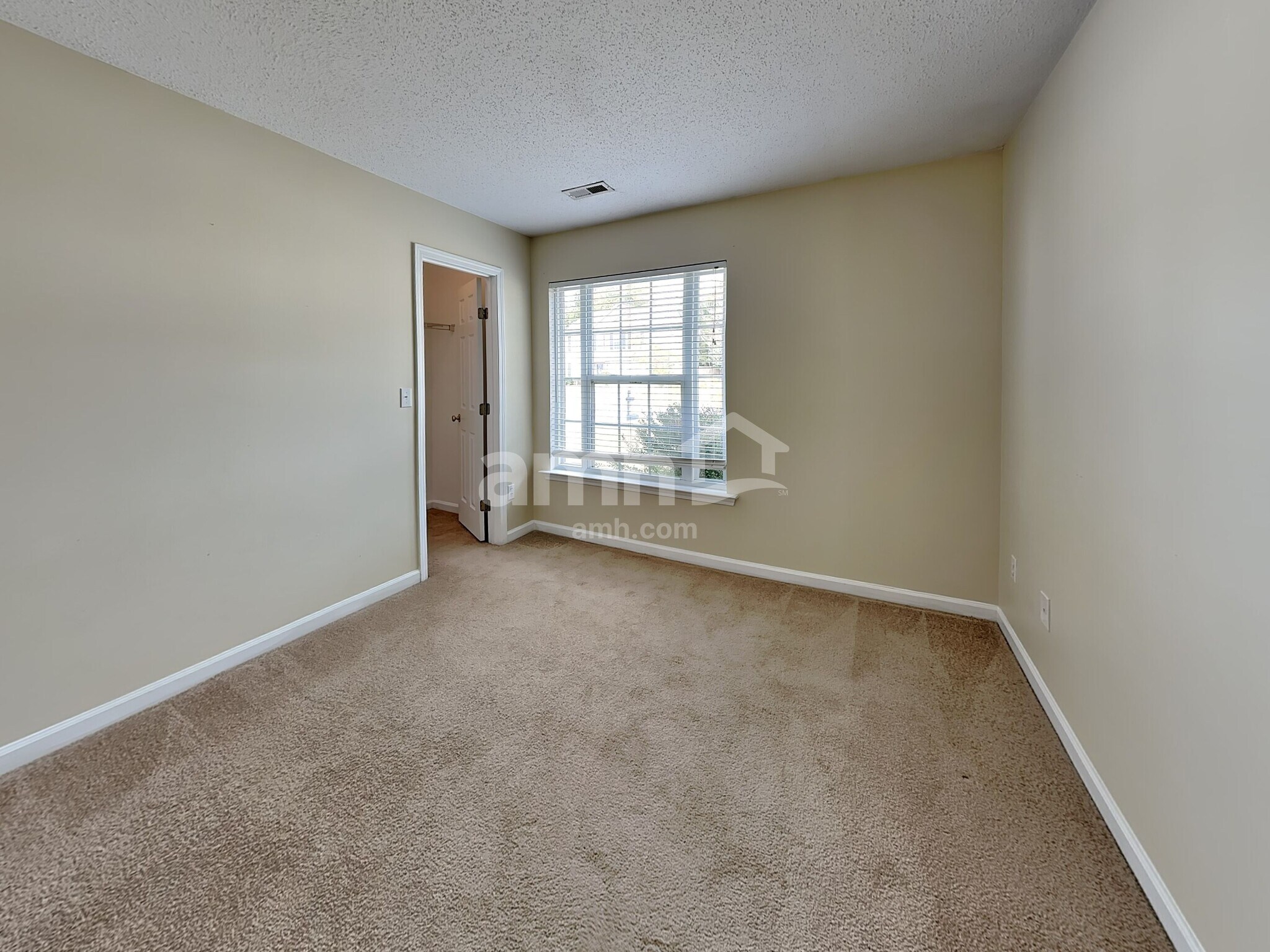 Building Photo - 316 Garfield Ln