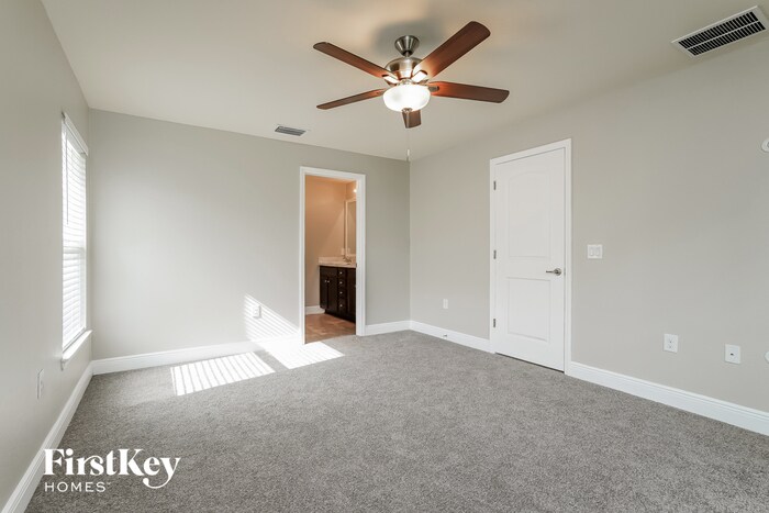 Building Photo - 476 Windermere Dr