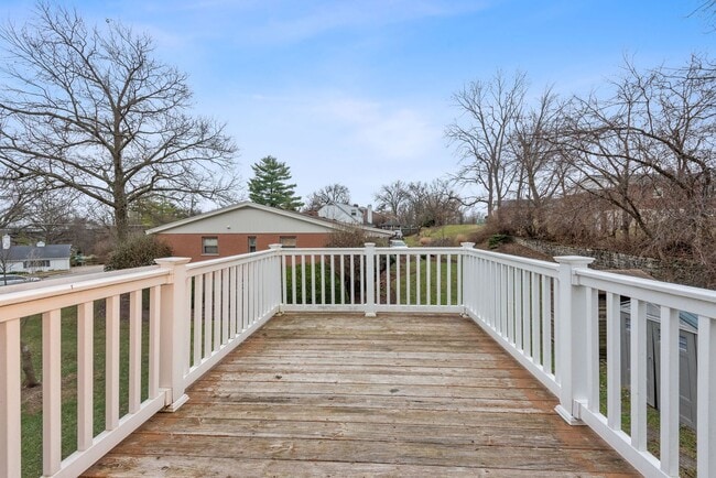 Building Photo - WESTWOOD - Spacious 3 bed 2.5 ba 2 car garage