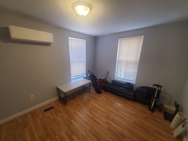 Building Photo - 41 Washburn St