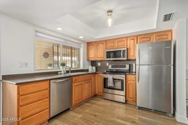 Building Photo - 8490 E Chaparral Rd