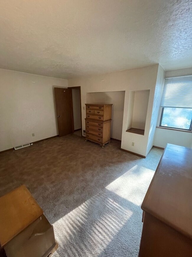 Building Photo - Mt. Washington 2bed/1bath!!!