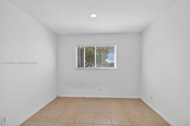 Building Photo - 5843 Woodlands Blvd