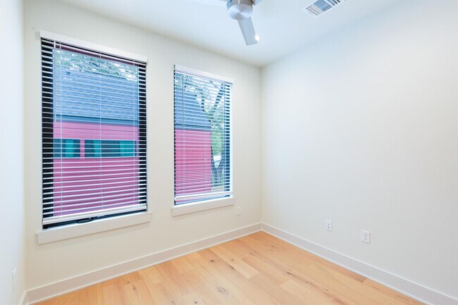 Building Photo - 1116 Walton Ln