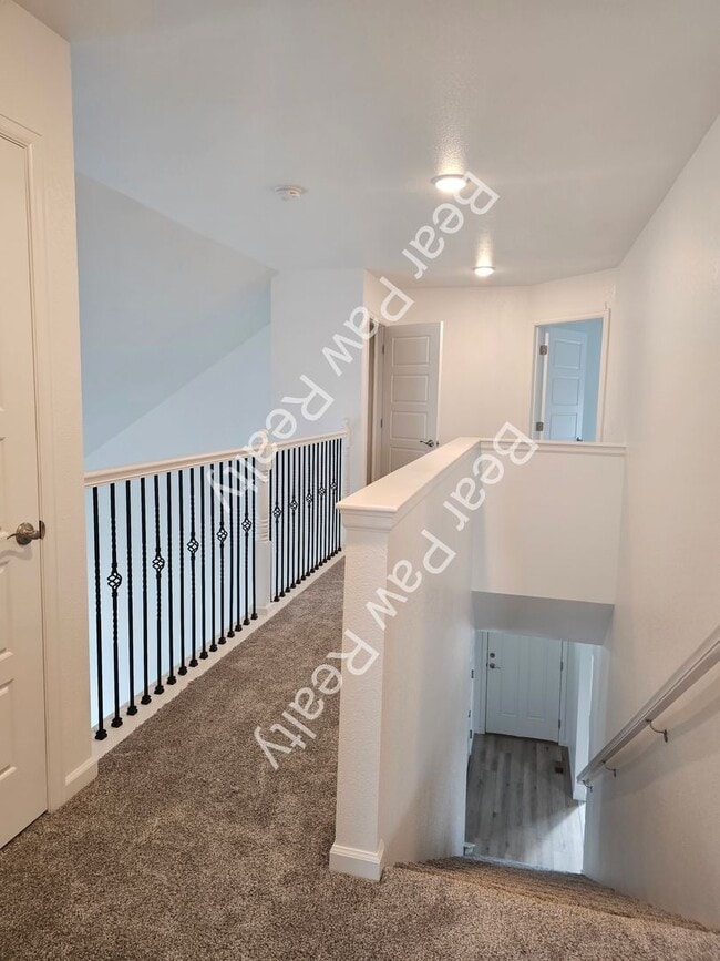 Building Photo - 901 Sonata Lane