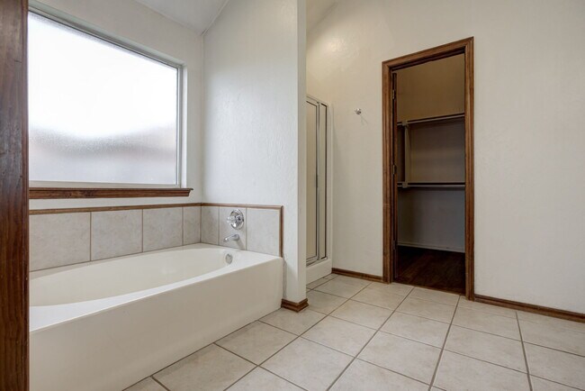 Building Photo - 2028 Old Central Dr
