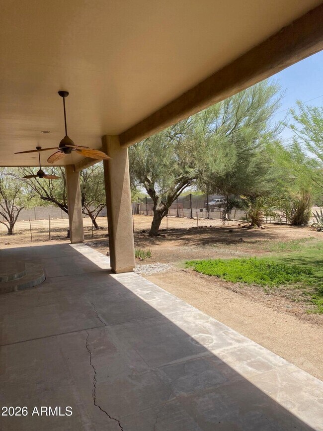 Building Photo - 2433 W Desert Hills Estate Dr