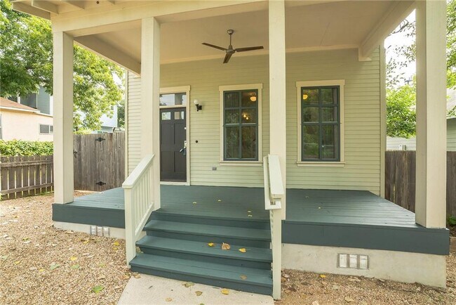 Building Photo - 1165 Poquito St