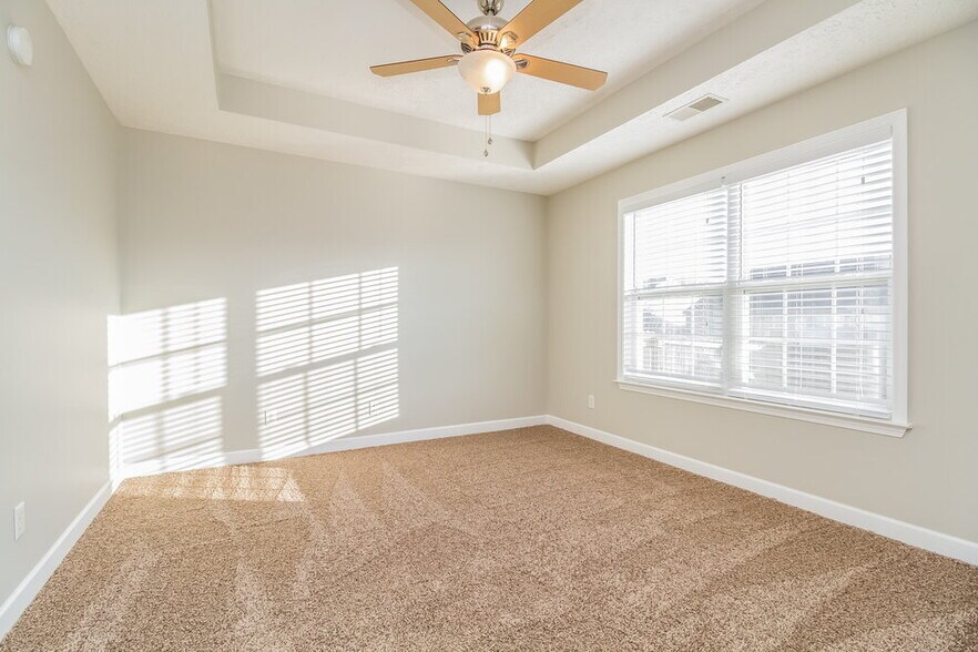 Building Photo - 1625 Beaconcrest Cir