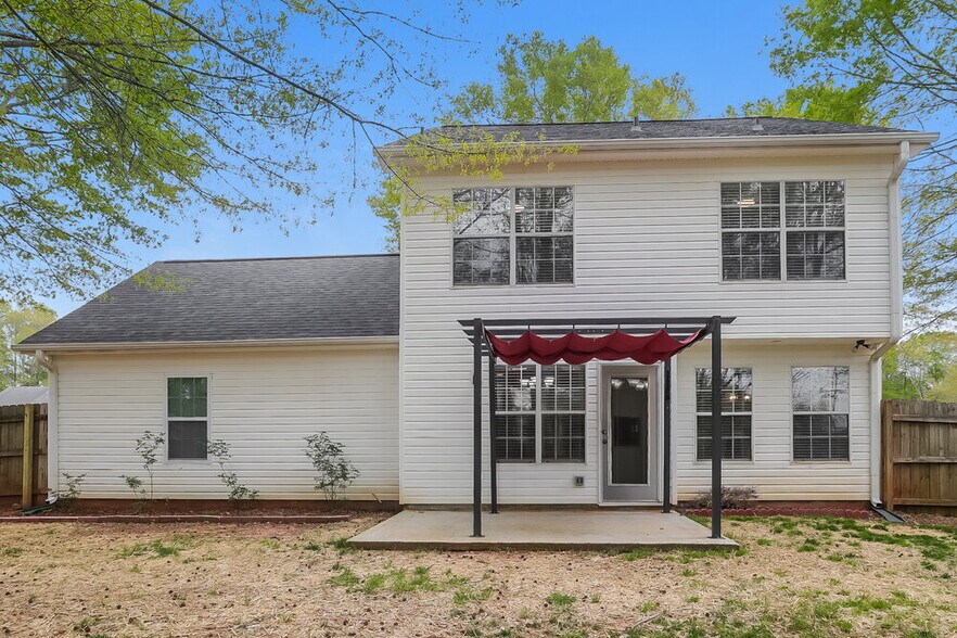 Building Photo - 459 Clearwater Way