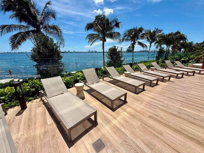 Building Photo - Northeast 24th Street, Miami, FL 33137 - 3 BR 3 BA condo
