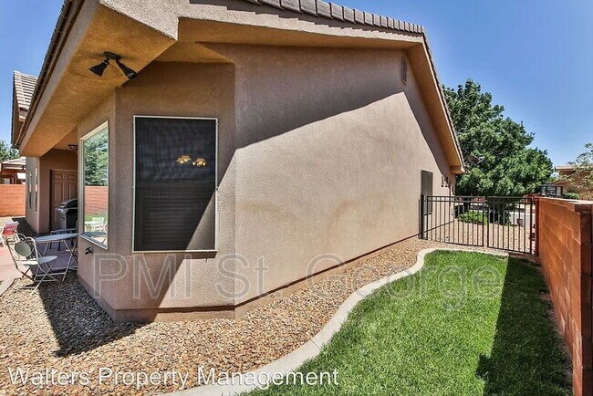 Building Photo - 3306 Bonita St