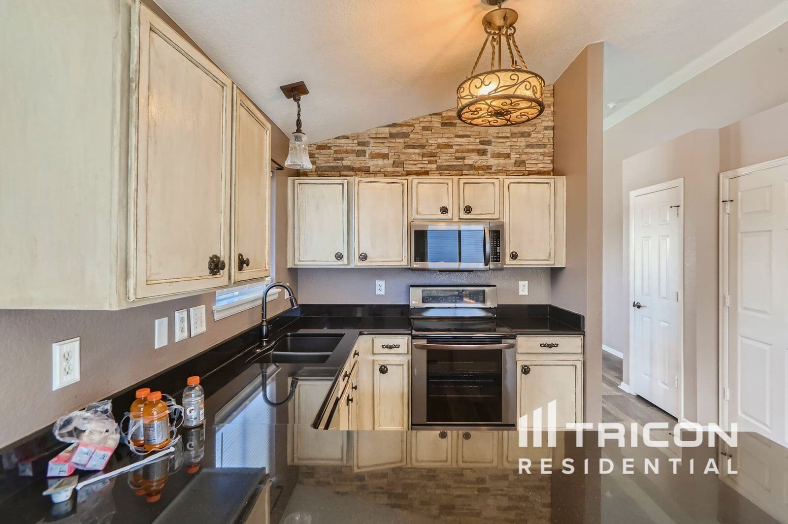 Building Photo - 21898 E Alamo Ln