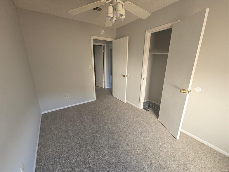 Building Photo - 3152 Gentilly Ct