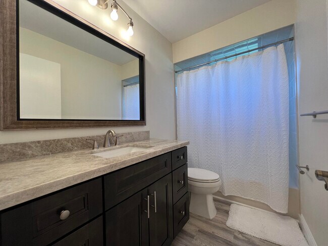 Building Photo - 5878 Tidewater Dr