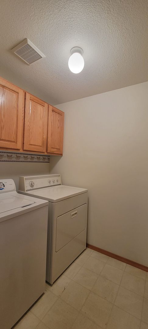 Building Photo - 1583 SW James St