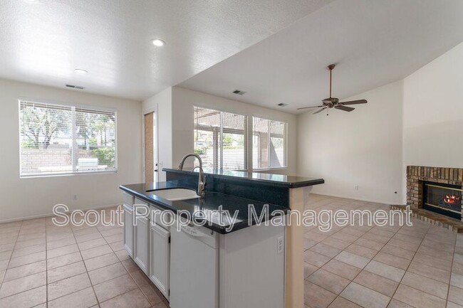 Building Photo - 37775 Amber Ln