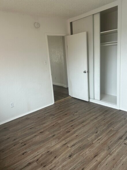 Building Photo - 736 1/2 W Century Blvd