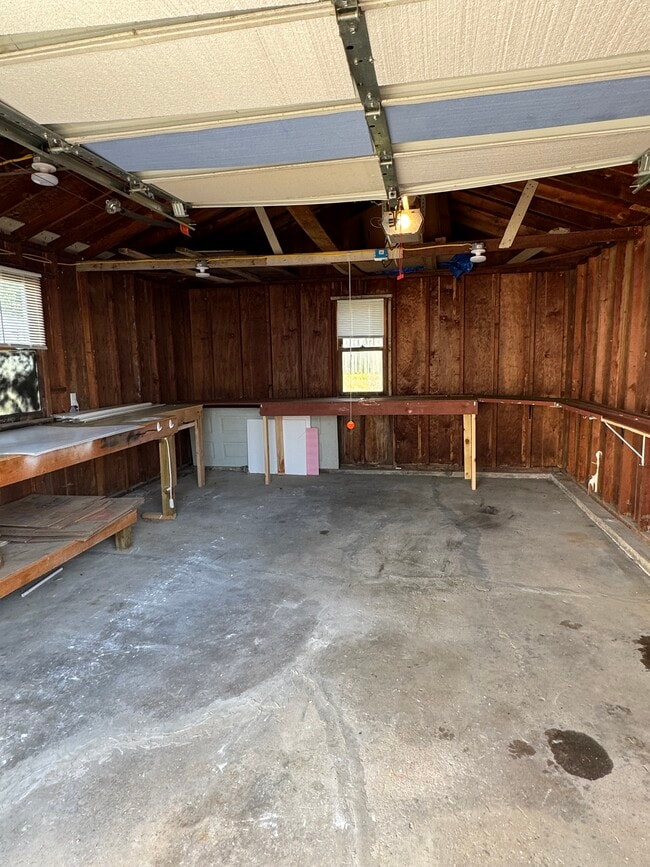 Building Photo - 2407 9th Ave SW