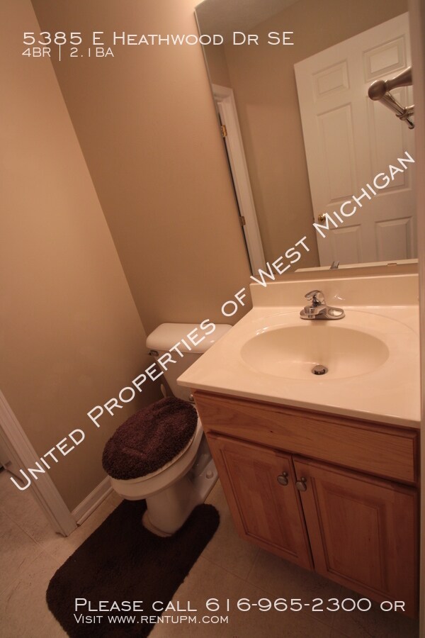 Building Photo - 5385 E Heathwood Dr SE