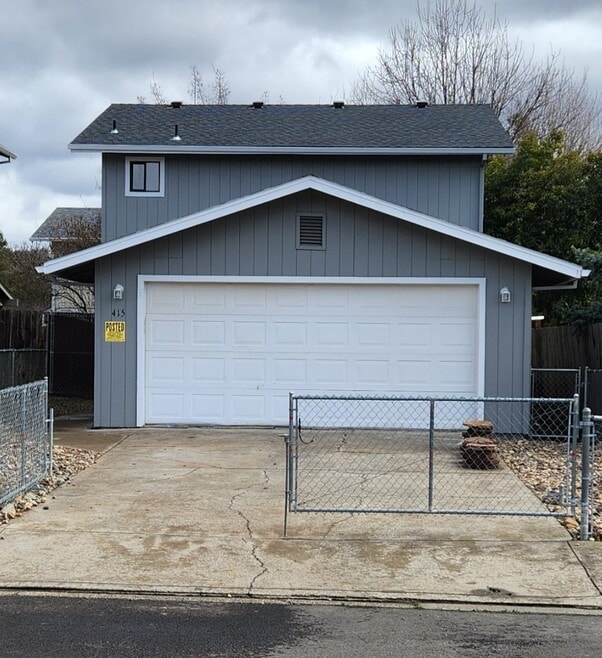 Building Photo - 415 Lorraine Ave