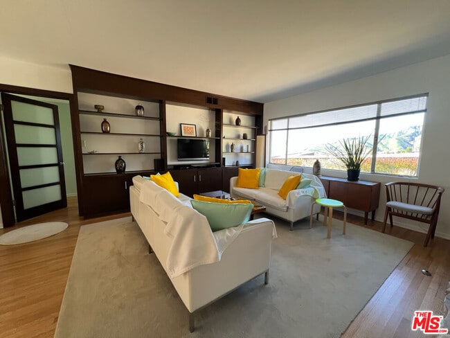 Building Photo - 254 Tranquillo Rd